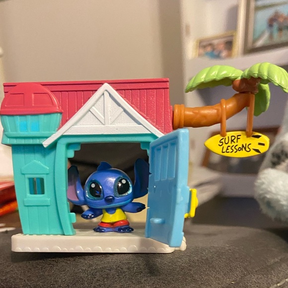Disney Toys Disney Doorables Stitch Hut Poshmark